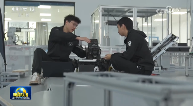 十五五新圖景 數智化變革中的萬億新空間——人工智能基礎軟件開發